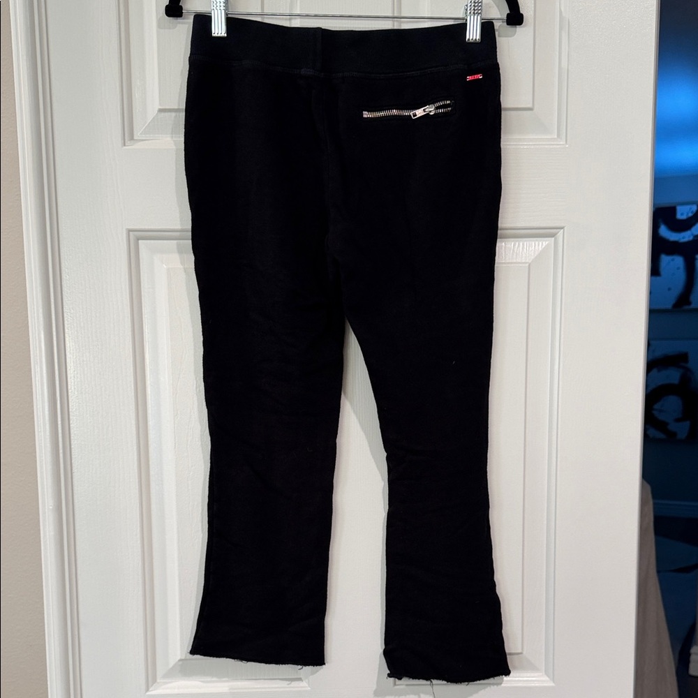 PHILANTHROPY Black Fleece Bottoms with Back Zip Pocket